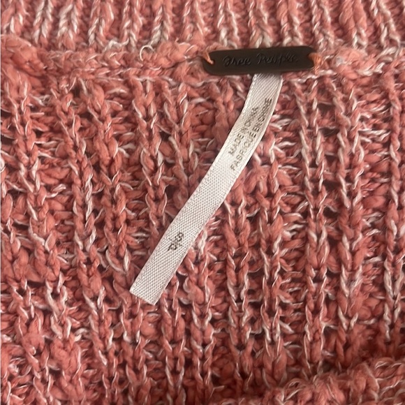 FREE PEOPLE Star Dune Sweater S 21” p2p Blush Coral $78 Retail EUC - Picture 2 of 10